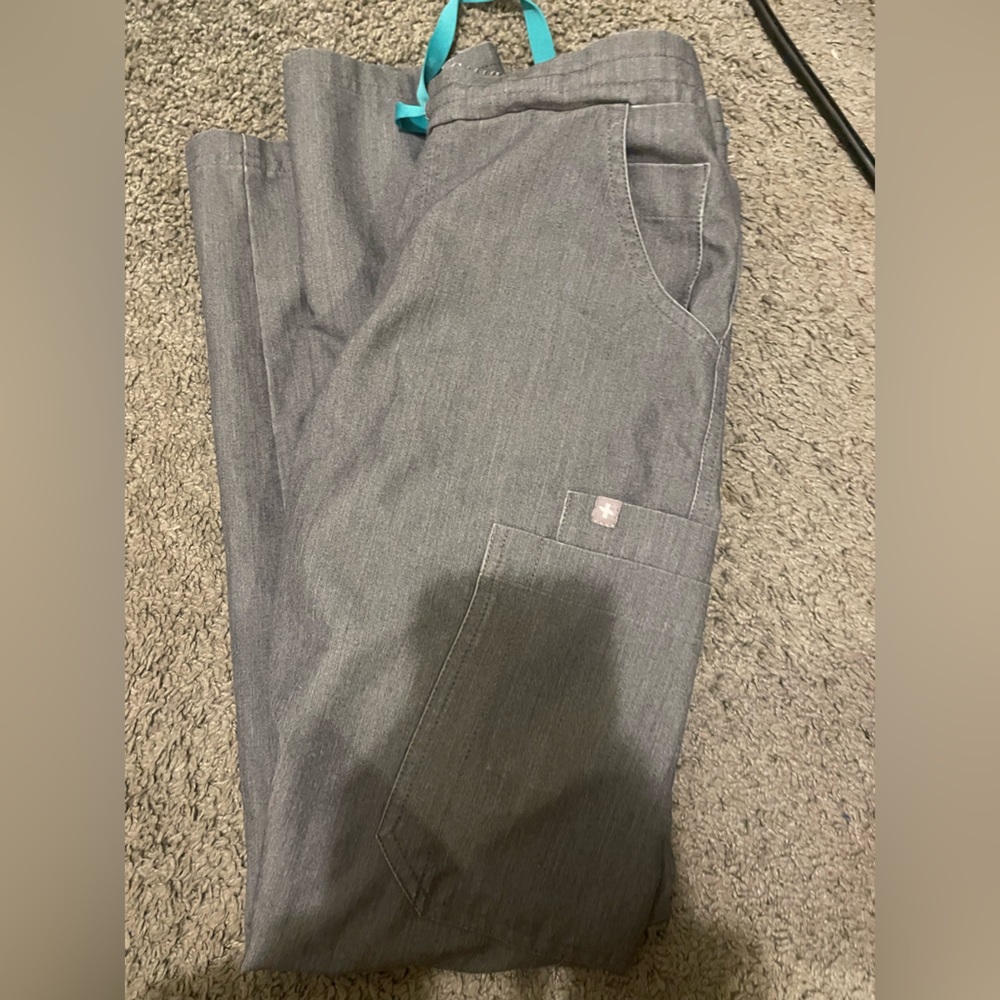 women’s grey fig scrub pants xxs